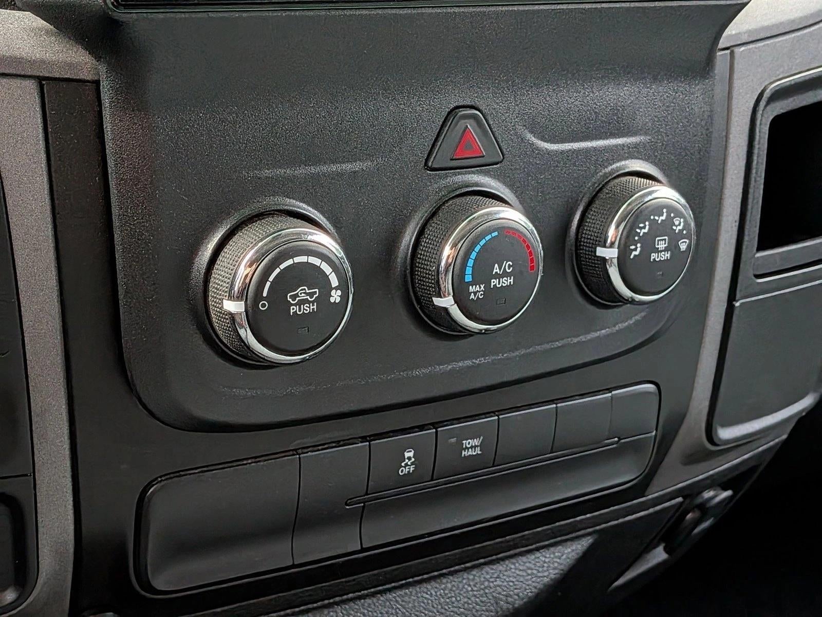 2019 RAM 1500 Classic Express 4x2 Crew Cab 5'7" Box