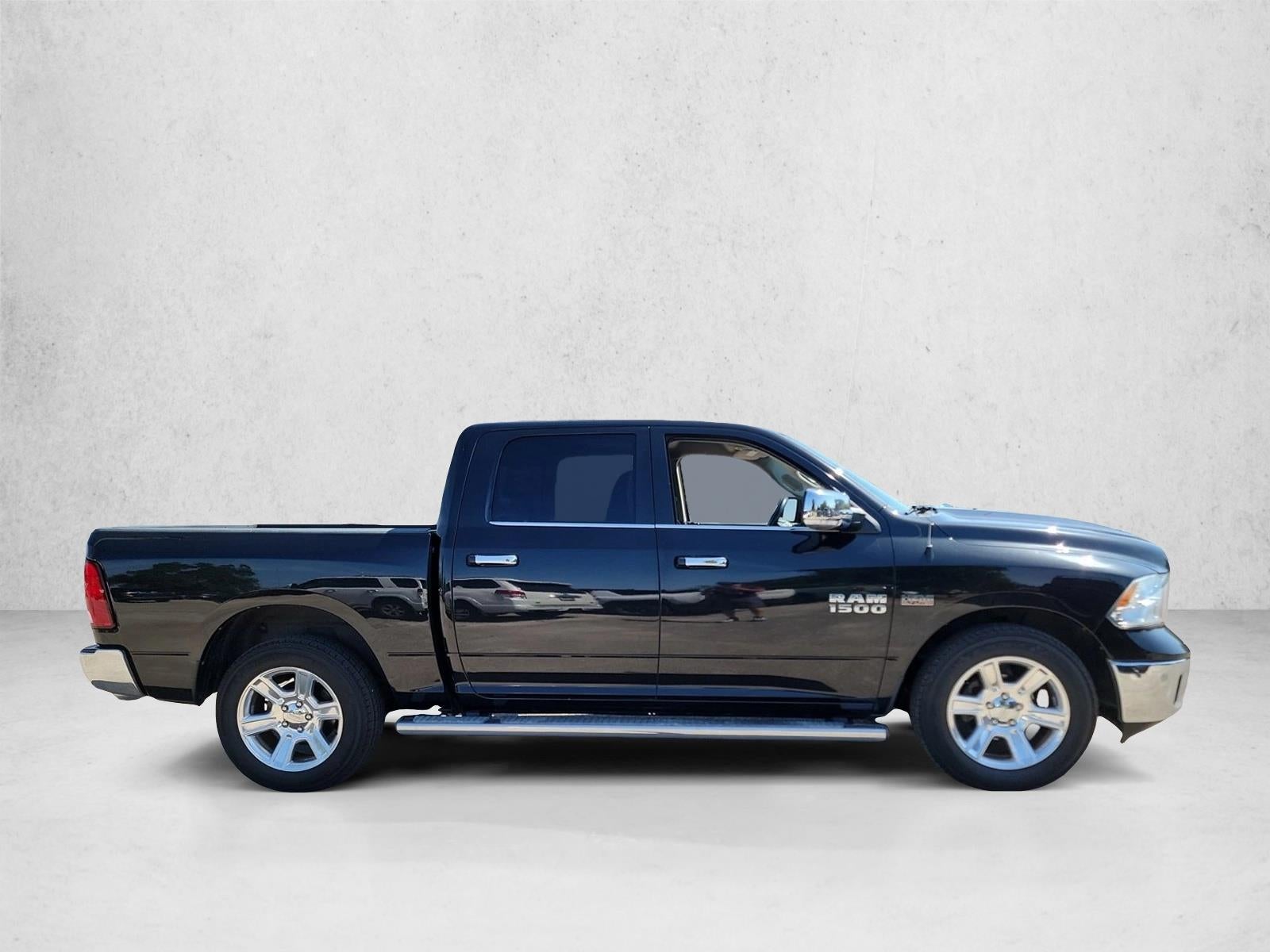 2017 RAM 1500 Lone Star Silver 4x2 Crew Cab 5'7" Box