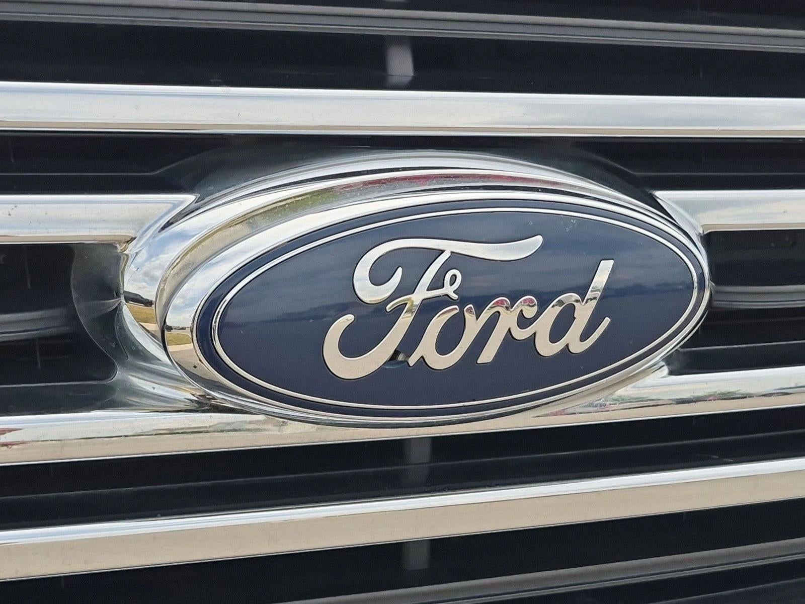 2019 Ford Transit-350 T-350 148" Low Roof XLT Swing-Out RH Dr