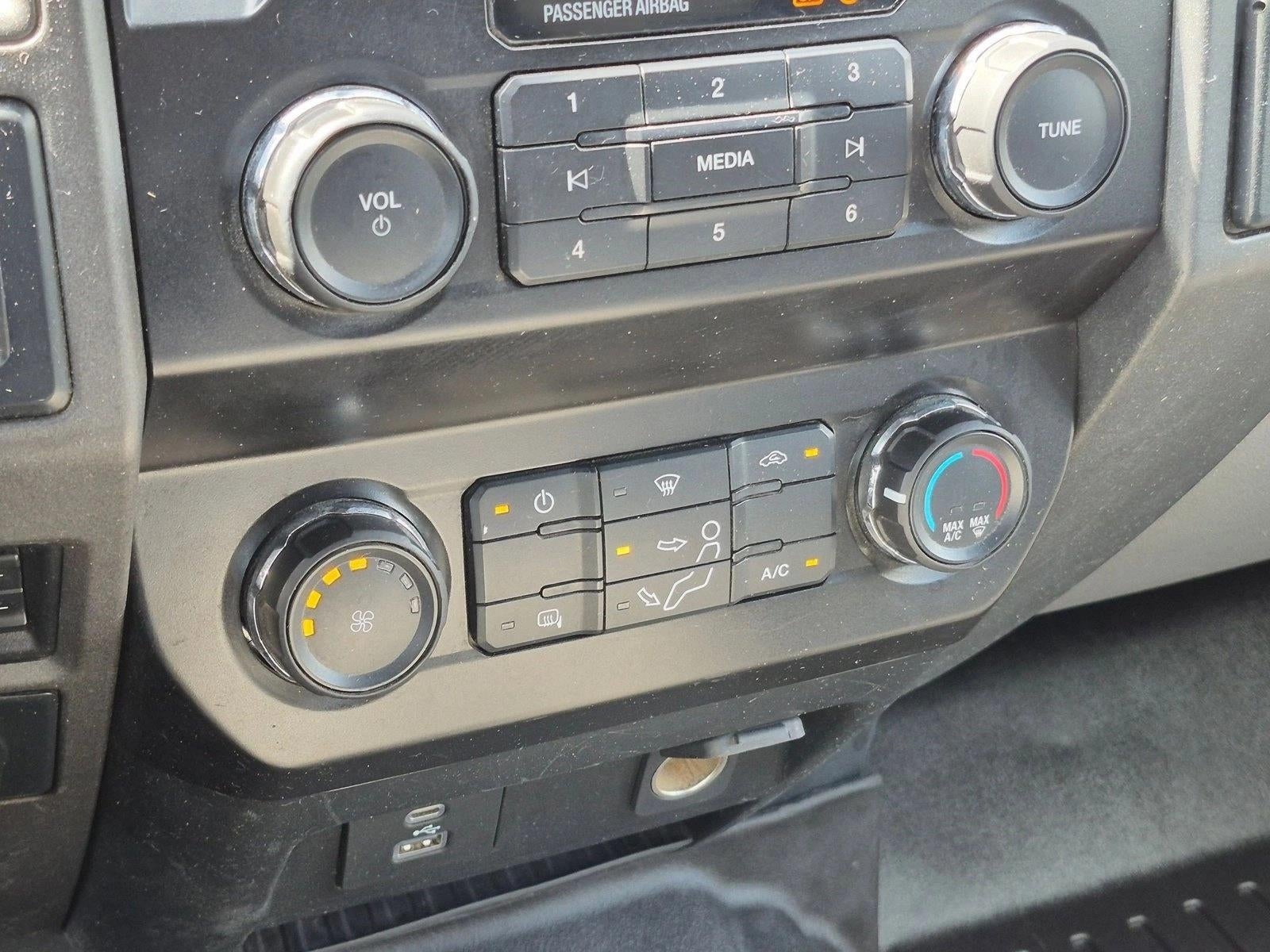 2022 Ford Super Duty F-350 SRW XL 4WD Crew Cab 6.75' Box