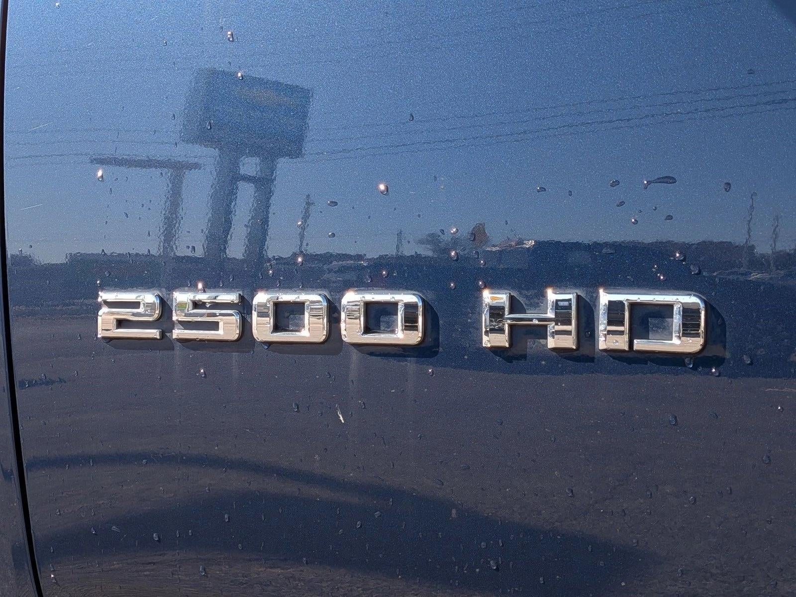 2022 Chevrolet Silverado 2500 HD Crew Cab Standard Box 4-Wheel Drive Custom