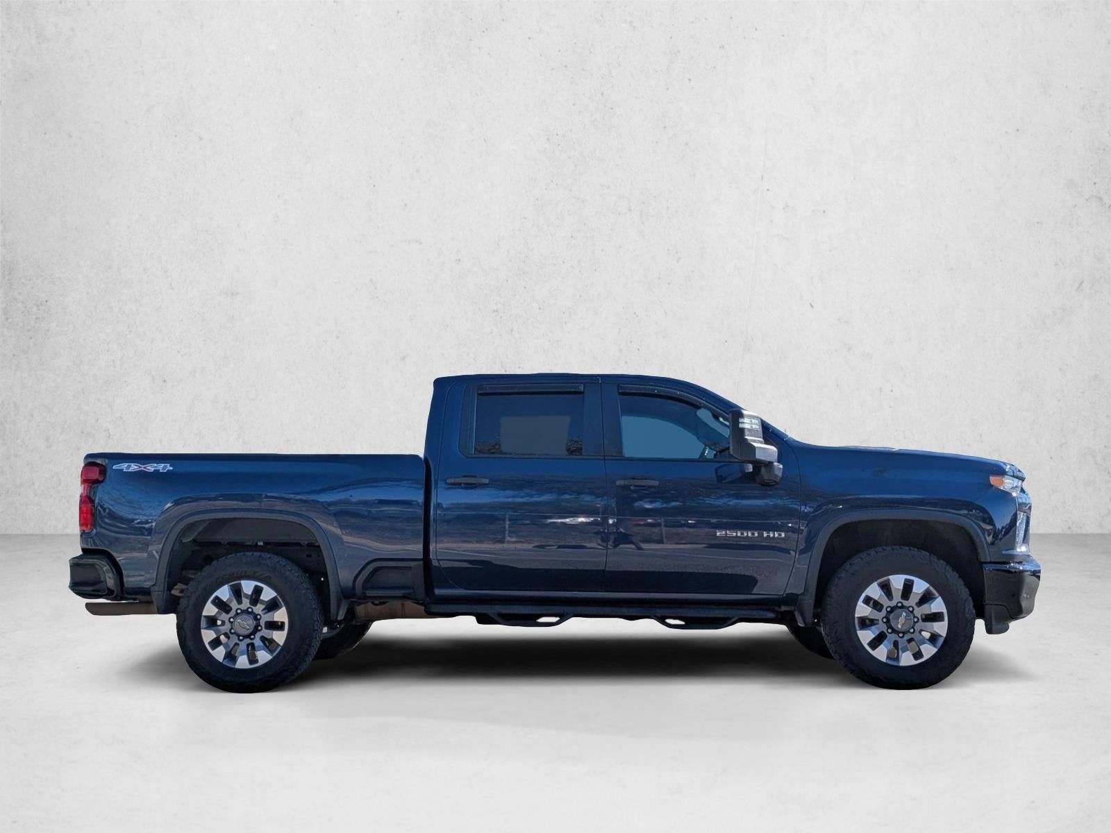 2022 Chevrolet Silverado 2500 HD Crew Cab Standard Box 4-Wheel Drive Custom