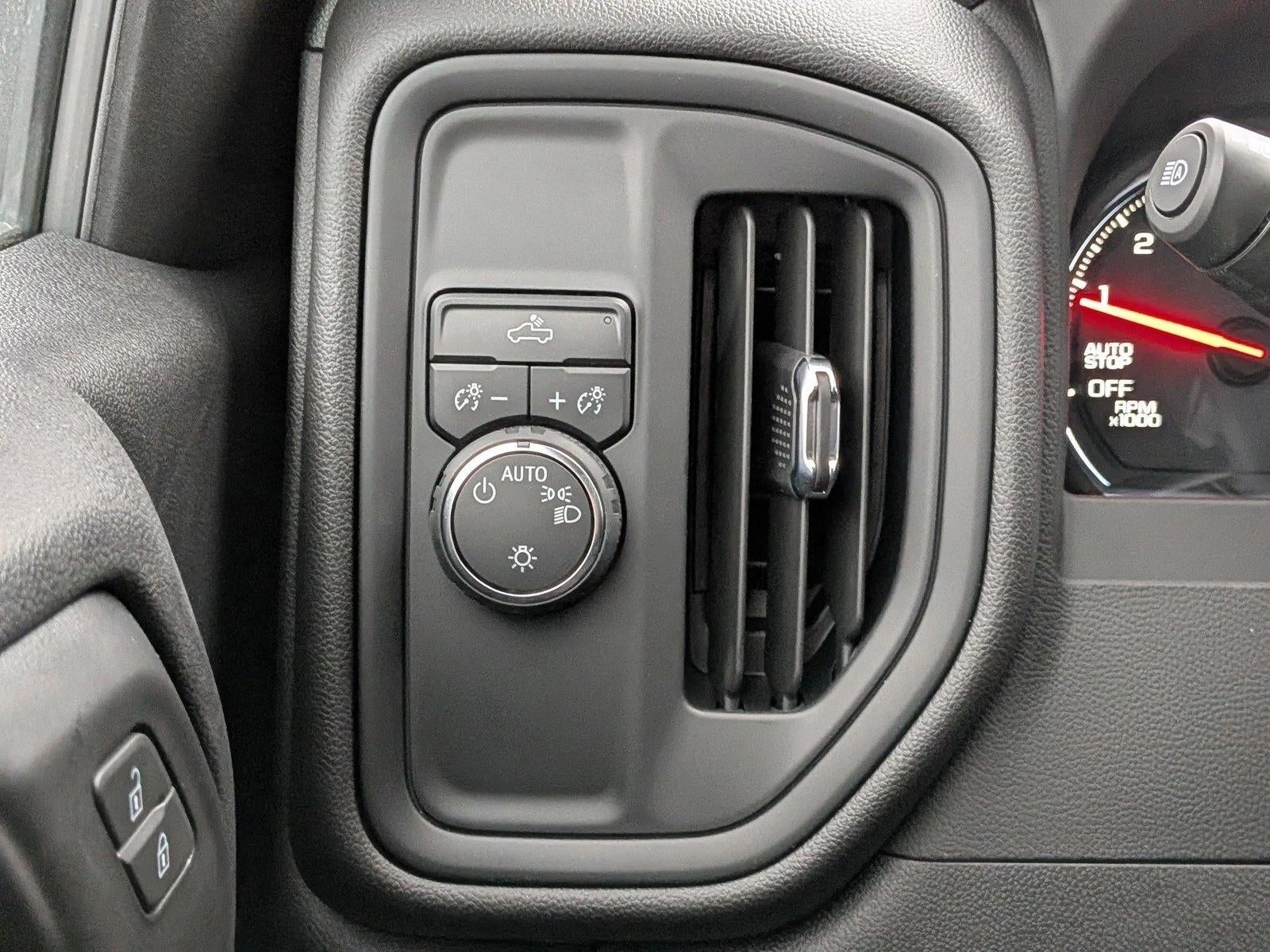 2025 Chevrolet Silverado 1500 Crew Cab Short Box 2-Wheel Drive Custom