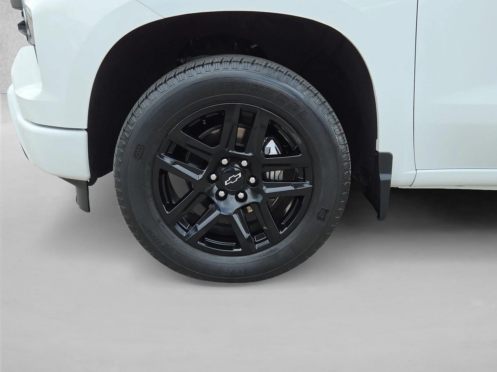 2023 Chevrolet Silverado 1500 Crew Cab Short Box 4-Wheel Drive Custom