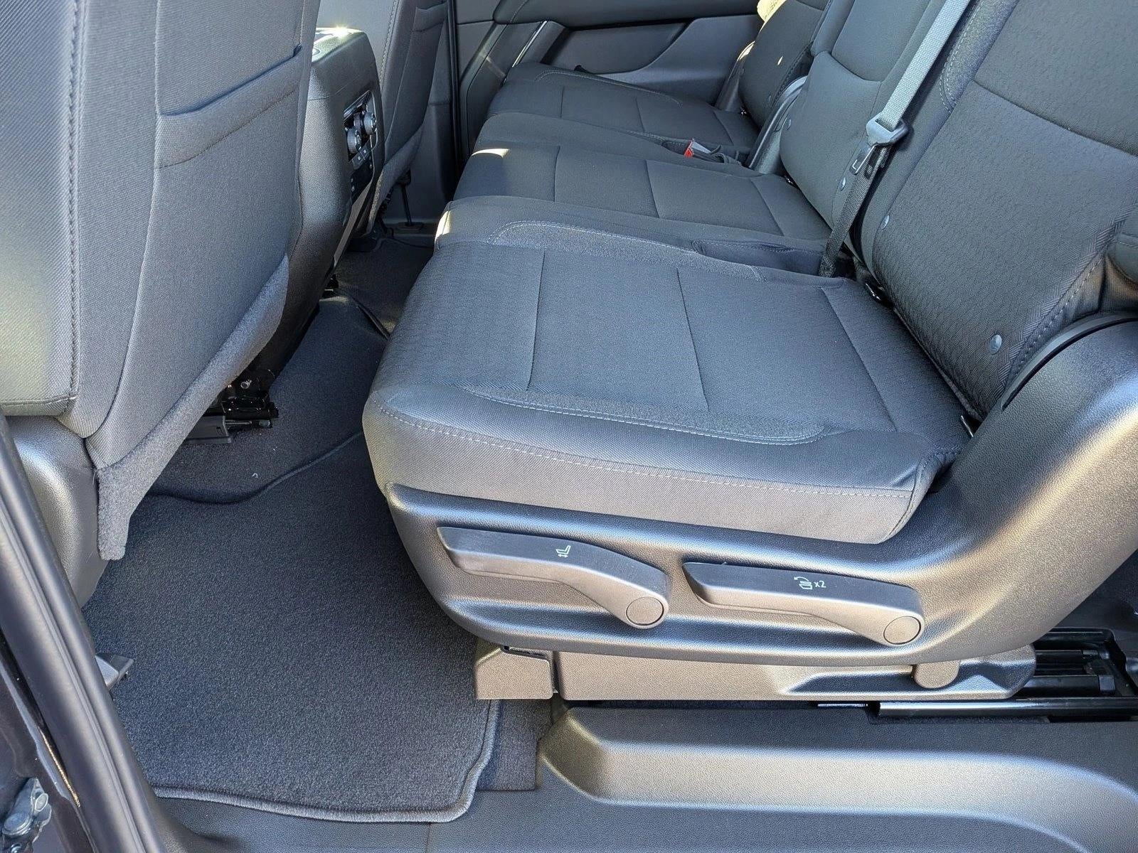 2026 Chevrolet Suburban 2WD LS