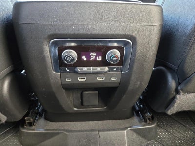 2022 Chevrolet Suburban 4WD RST