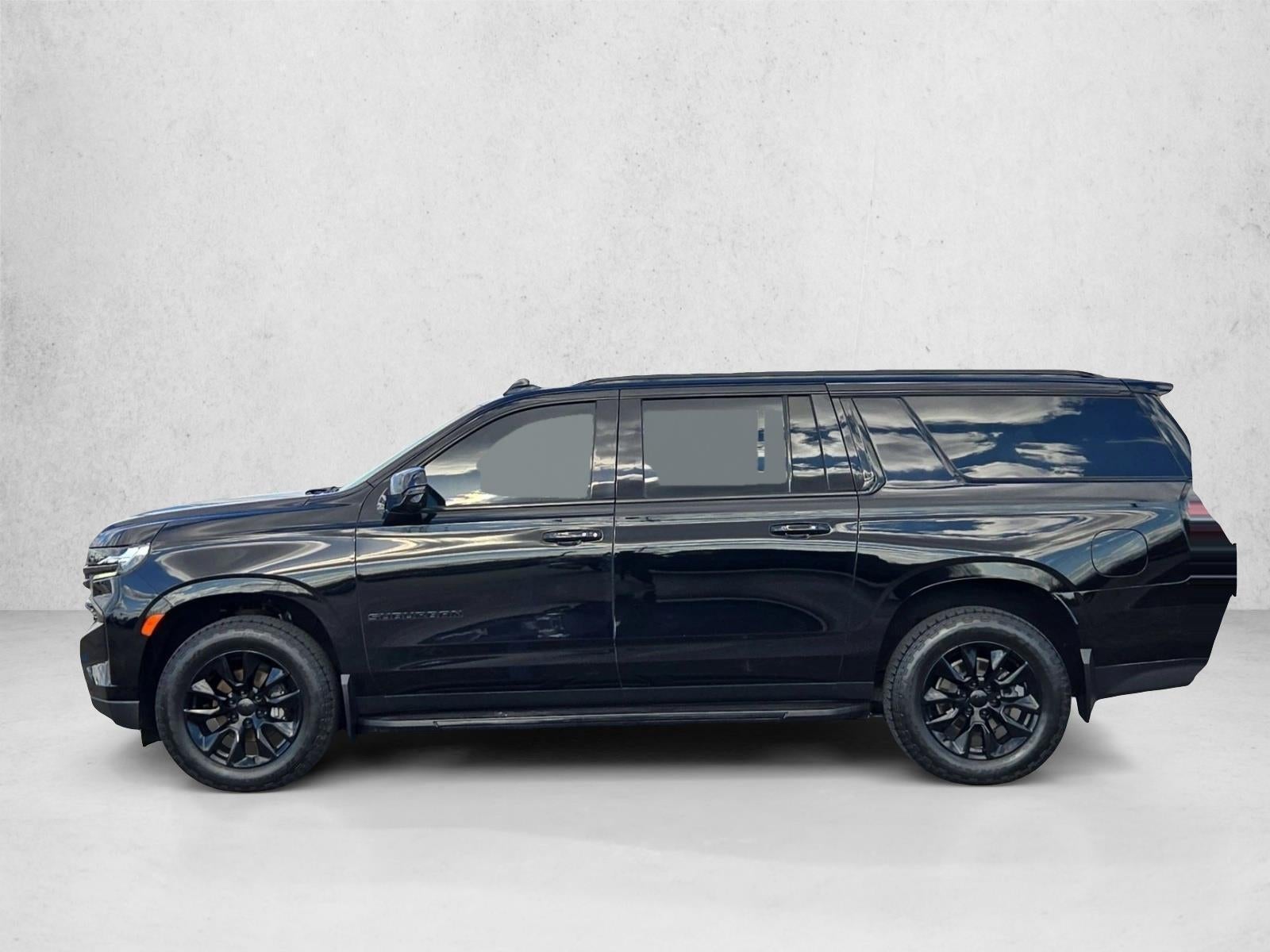 2022 Chevrolet Suburban 4WD RST