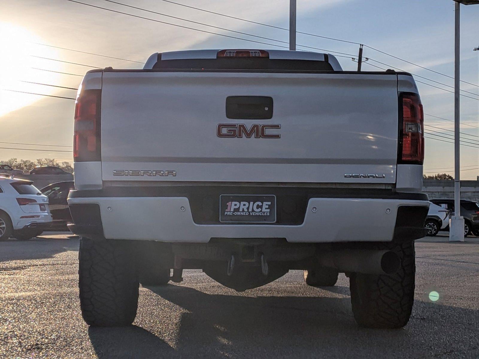 2019 GMC Sierra 2500 HD Crew Cab Standard Box 4-Wheel Drive Denali