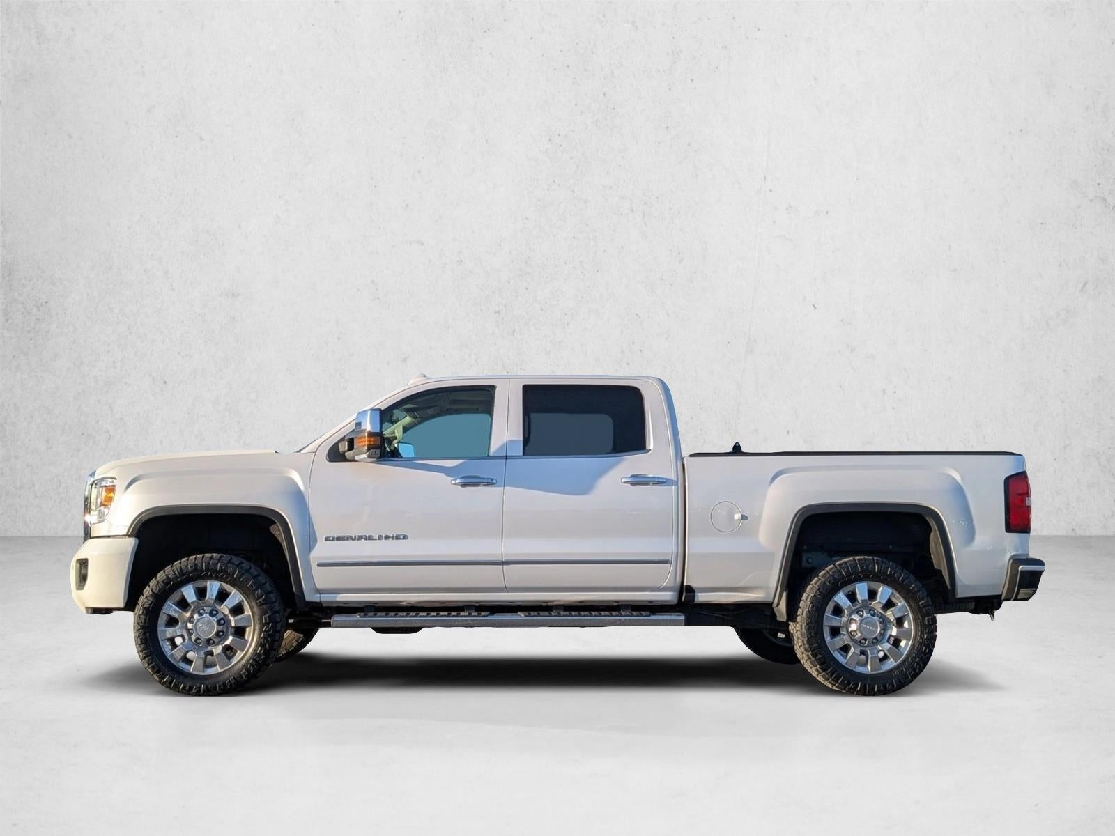 2019 GMC Sierra 2500 HD Crew Cab Standard Box 4-Wheel Drive Denali