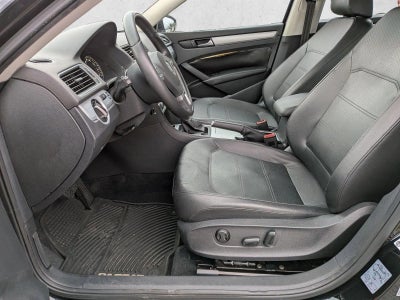 2012 Volkswagen Passat 4dr Sdn 2.0L Manual TDI SE