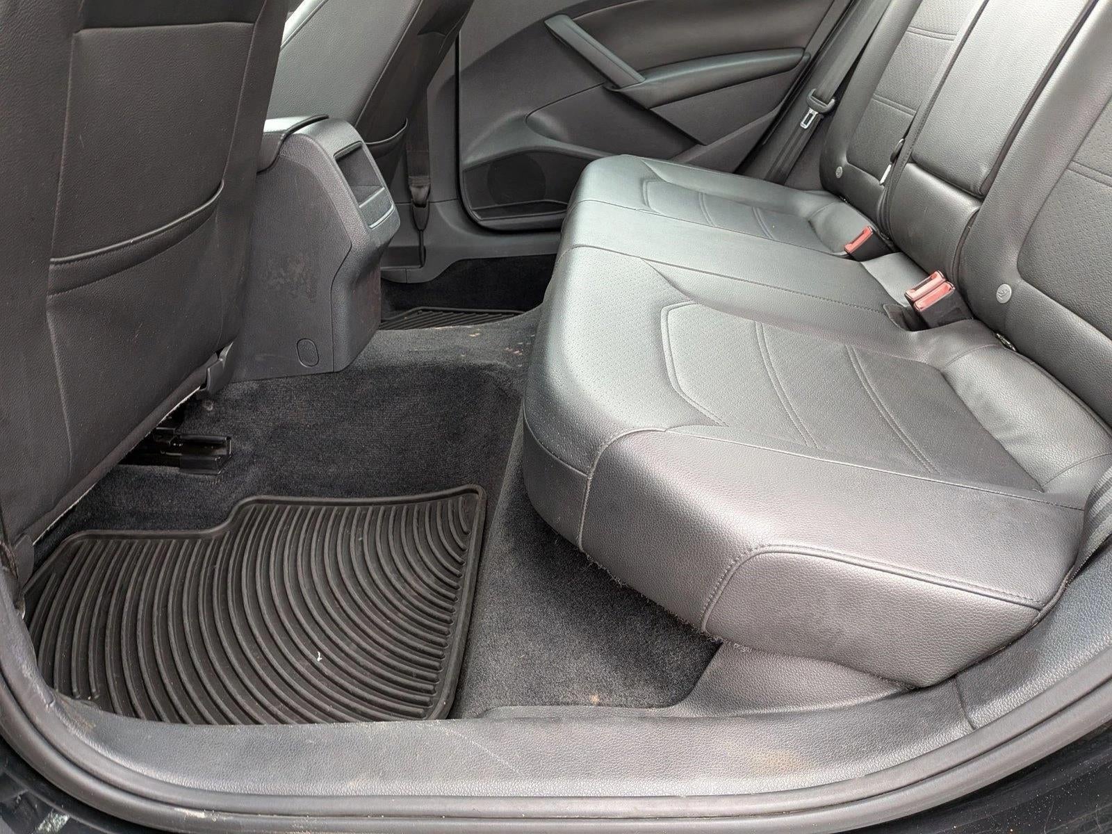 2012 Volkswagen Passat 4dr Sdn 2.0L Manual TDI SE