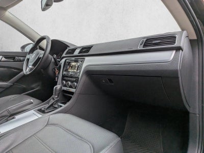 2012 Volkswagen Passat 4dr Sdn 2.0L Manual TDI SE