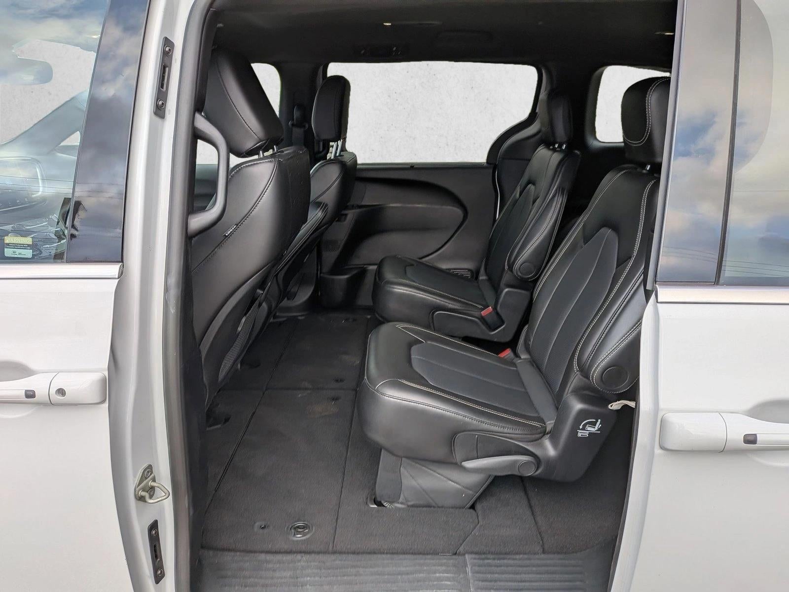 2025 Chrysler Pacifica Select FWD