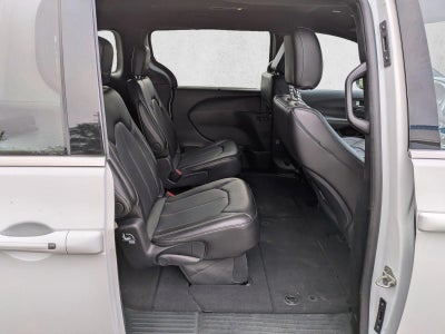 2025 Chrysler Pacifica Select FWD