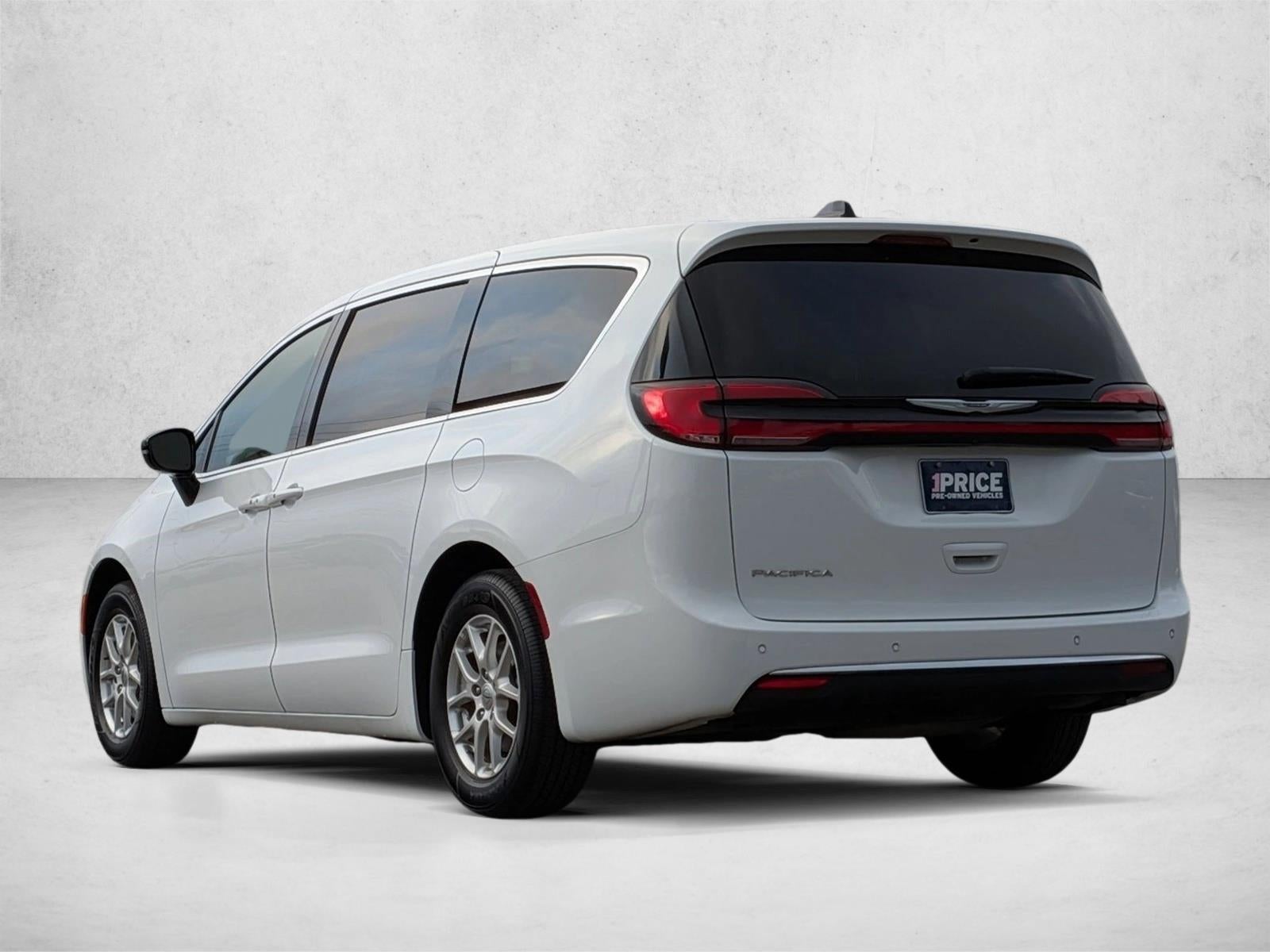 2025 Chrysler Pacifica Select FWD