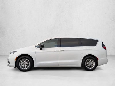 2025 Chrysler Pacifica Select FWD