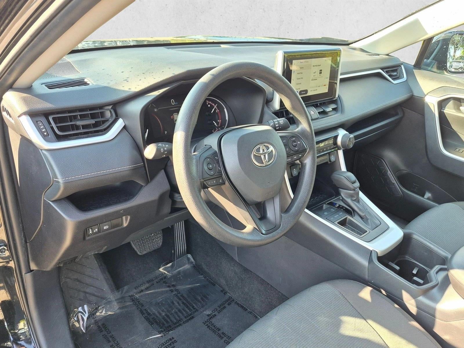2025 Toyota RAV4 XLE FWD (GS)
