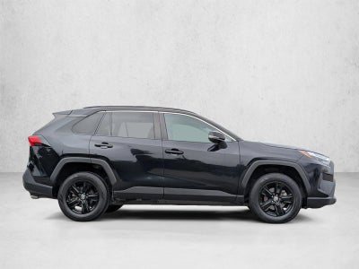 2022 Toyota RAV4 XLE FWD (GS)