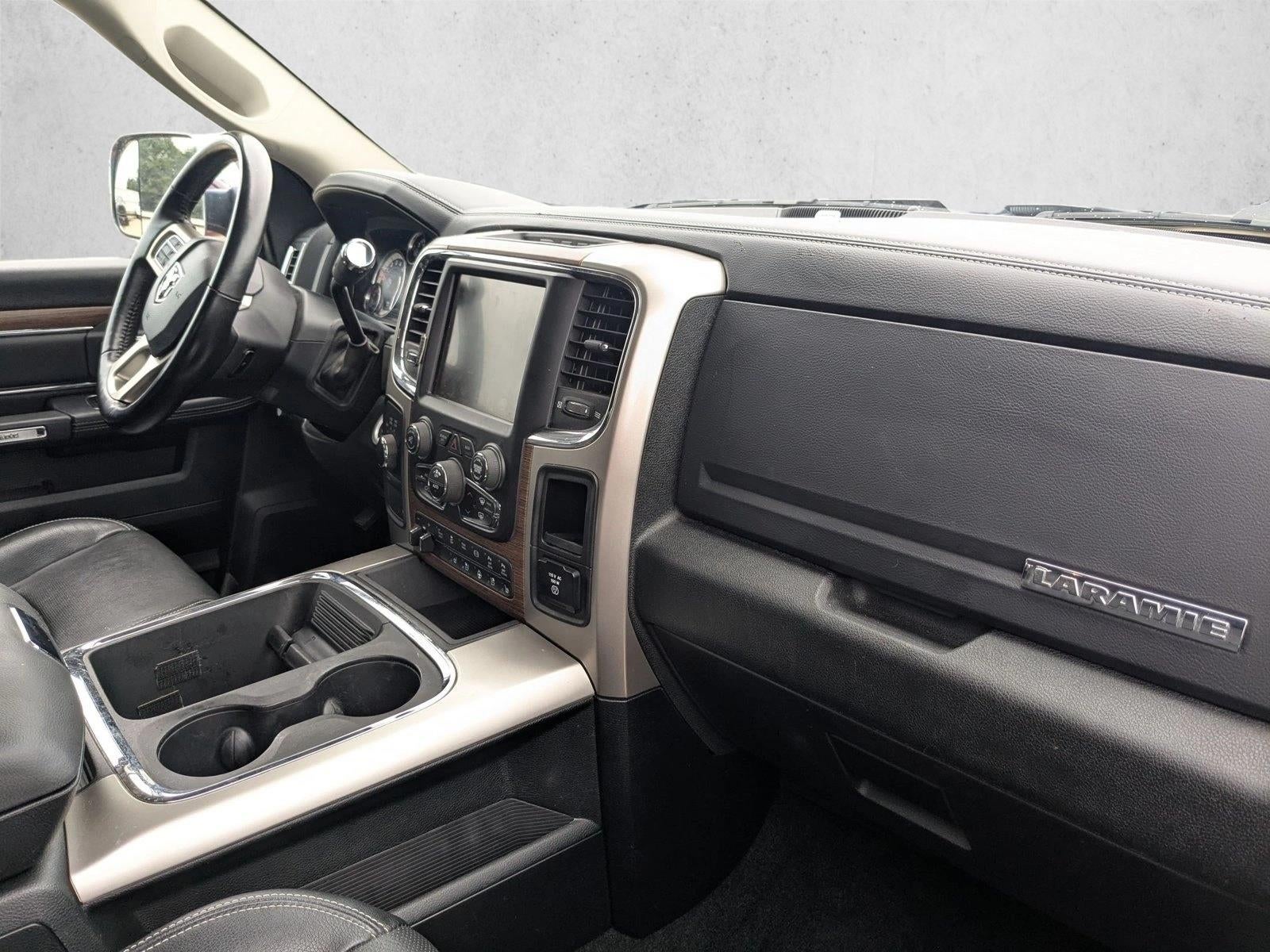 2017 RAM 3500 Laramie 4x4 Crew Cab 8' Box