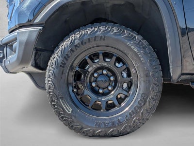 2023 GMC Sierra 1500 Crew Cab Short Box 4-Wheel Drive AT4X