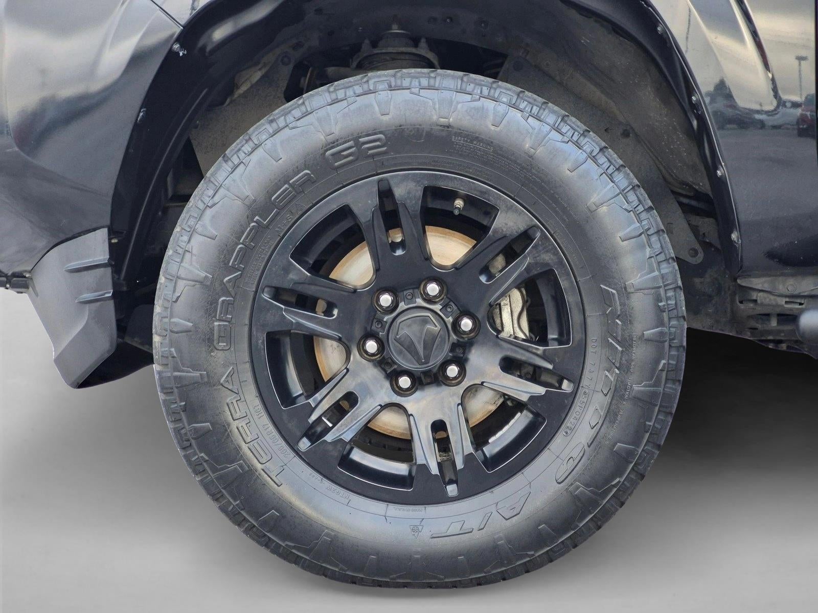 2022 Toyota Tacoma 2WD 2WD SR Double Cab 5' Bed I4 AT (GS)