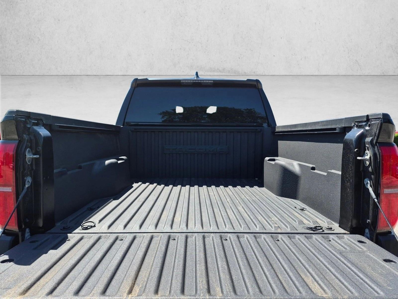 2024 Toyota Tacoma 2WD SR Double Cab 5' Bed AT (Natl)