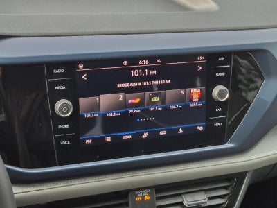 2024 Volkswagen Taos SE FWD