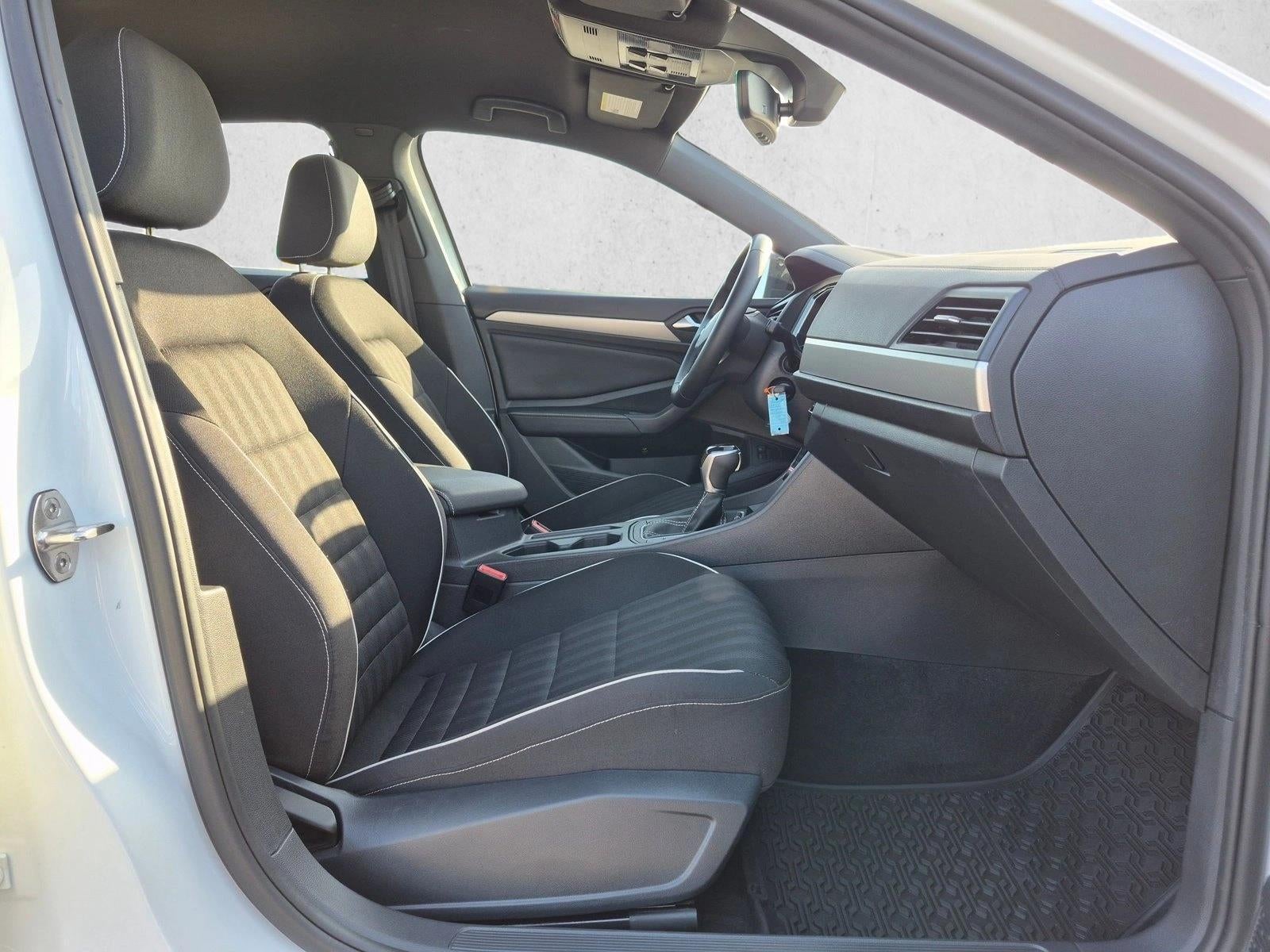 2024 Volkswagen Jetta Sport Auto