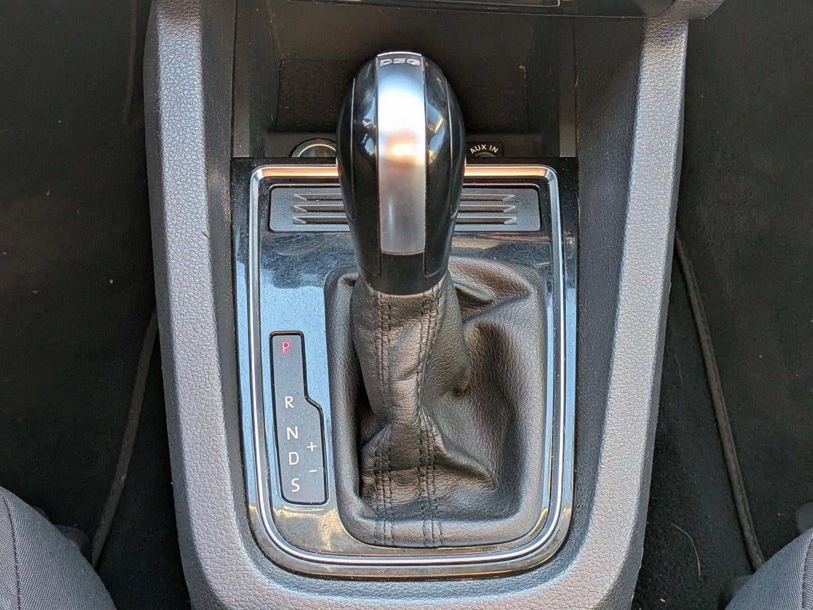 2015 Volkswagen Jetta 4dr DSG 2.0L TDI S Sedan