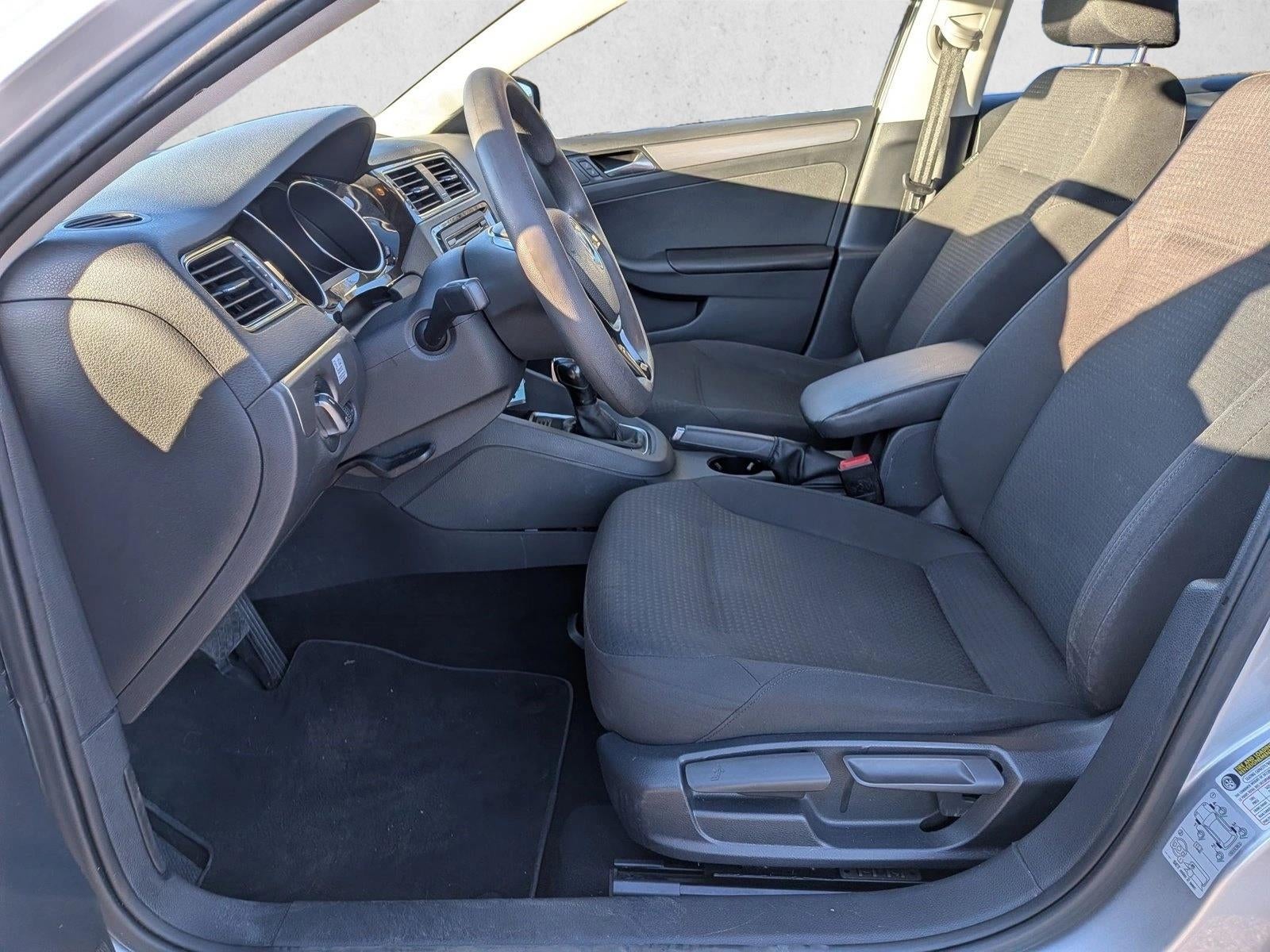 2015 Volkswagen Jetta 4dr DSG 2.0L TDI S Sedan