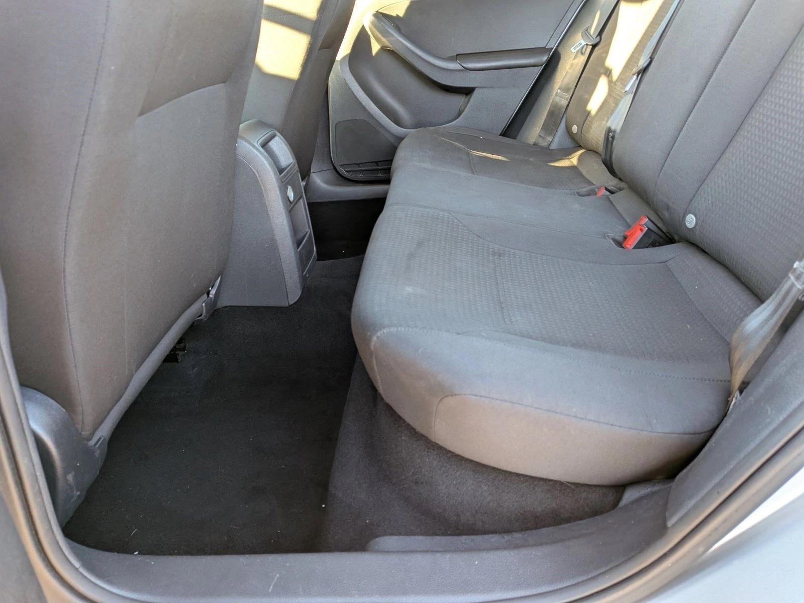 2015 Volkswagen Jetta 4dr DSG 2.0L TDI S Sedan