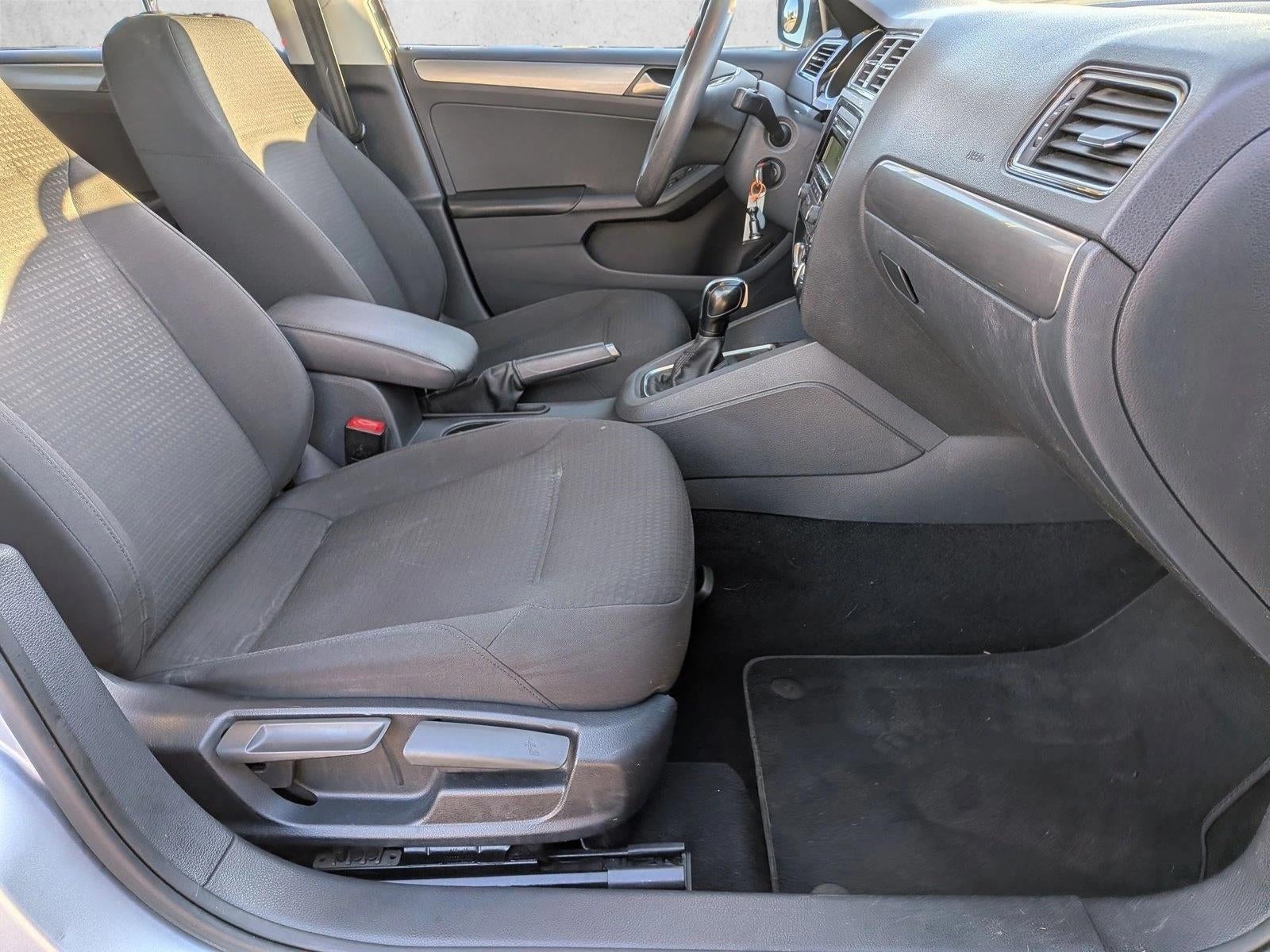 2015 Volkswagen Jetta 4dr DSG 2.0L TDI S Sedan