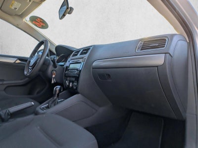 2015 Volkswagen Jetta 4dr DSG 2.0L TDI S Sedan