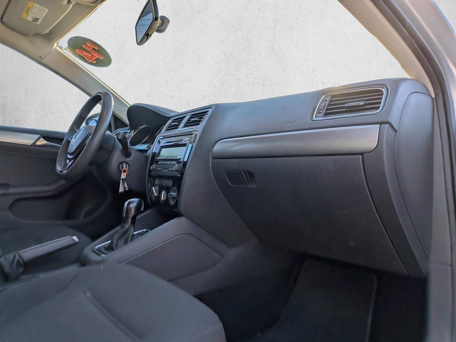 2015 Volkswagen Jetta 4dr DSG 2.0L TDI S Sedan