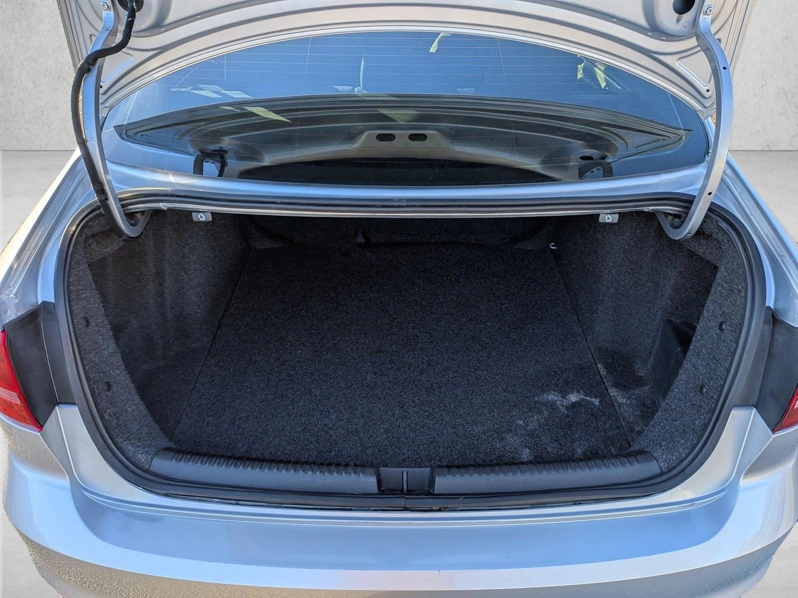 2015 Volkswagen Jetta 4dr DSG 2.0L TDI S Sedan