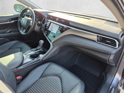 2018 Toyota Camry SE Auto (SE)