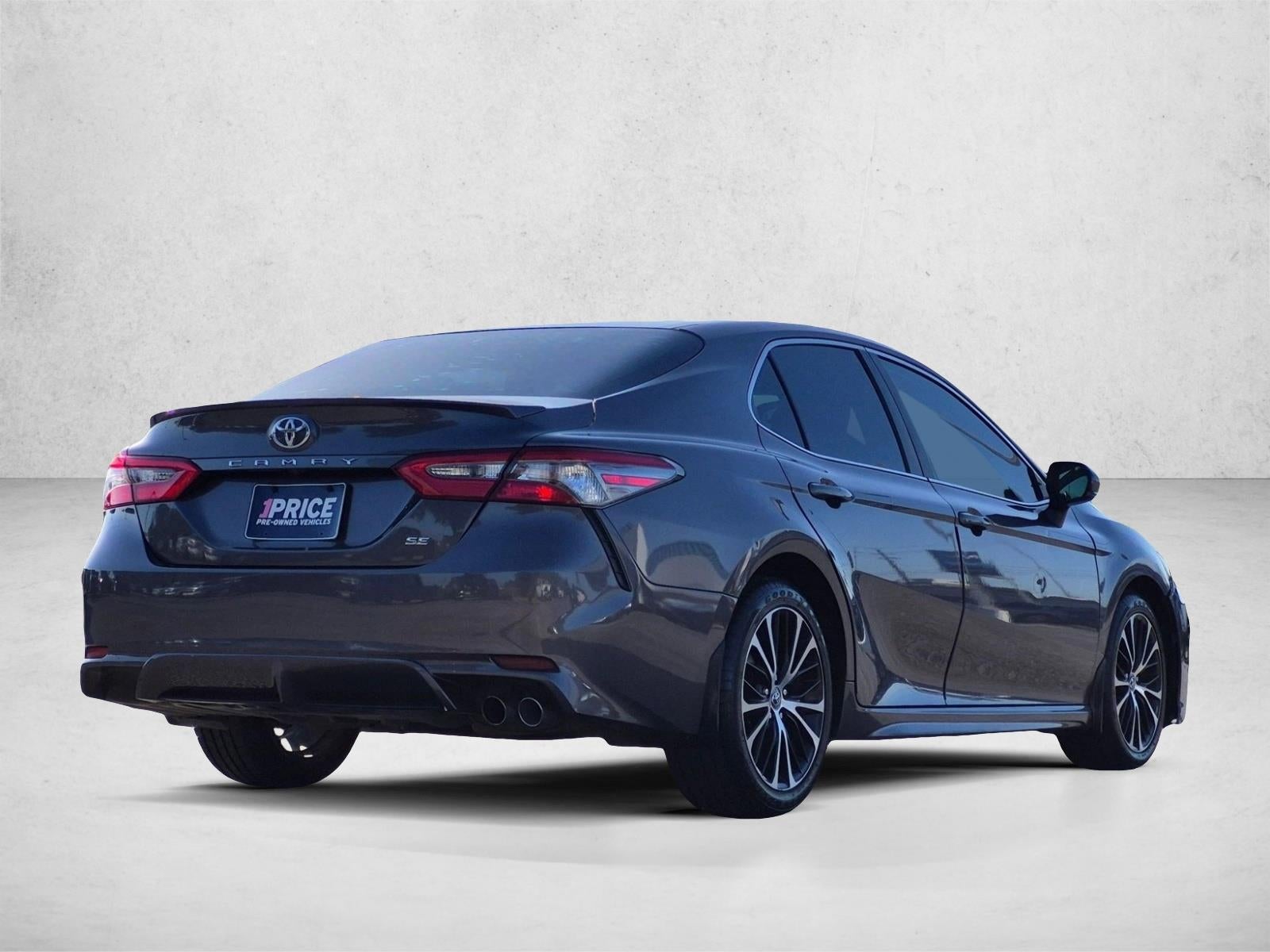 2018 Toyota Camry SE Auto (SE)