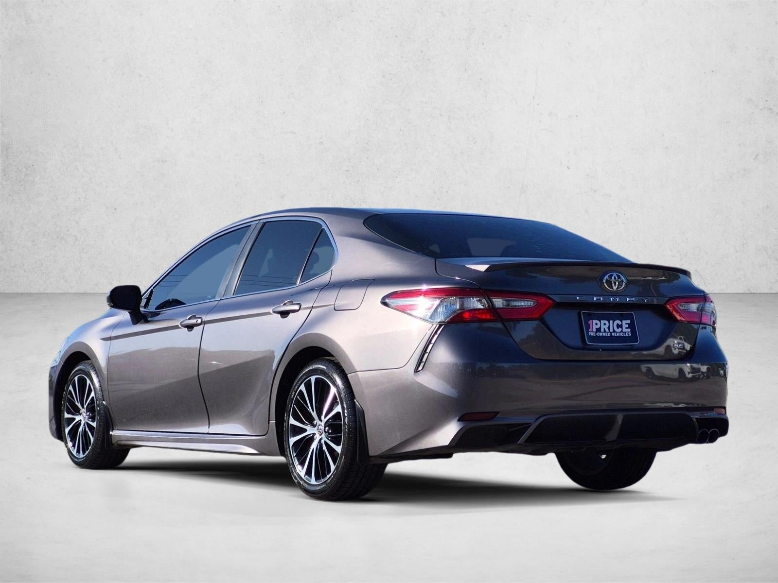 2018 Toyota Camry SE Auto (SE)