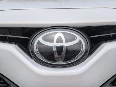 2022 Toyota Camry SE Auto (SE)