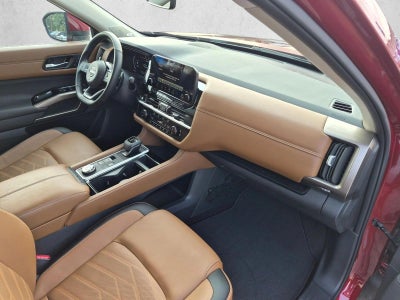 2025 Nissan Pathfinder Platinum 4WD