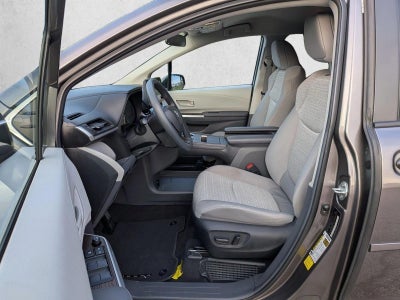 2024 Toyota Sienna LE FWD 8-Passenger (Natl)