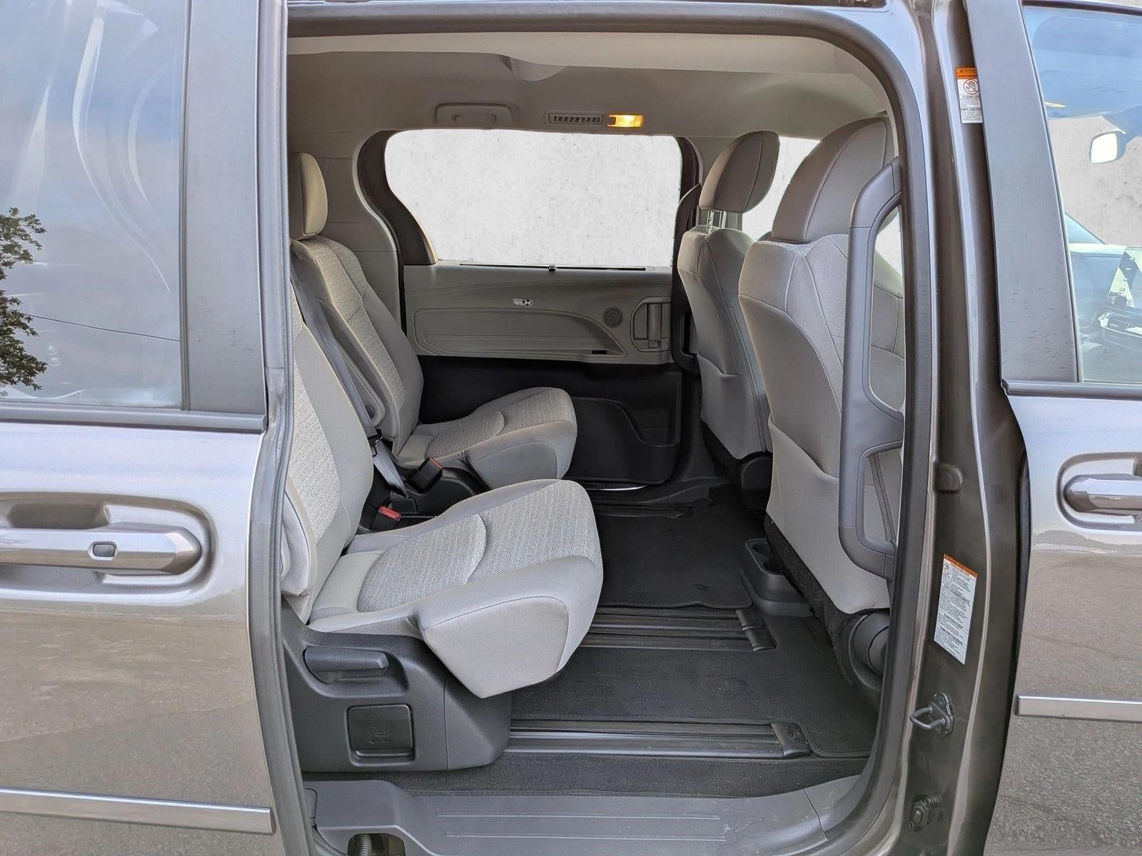 2024 Toyota Sienna LE FWD 8-Passenger (Natl)