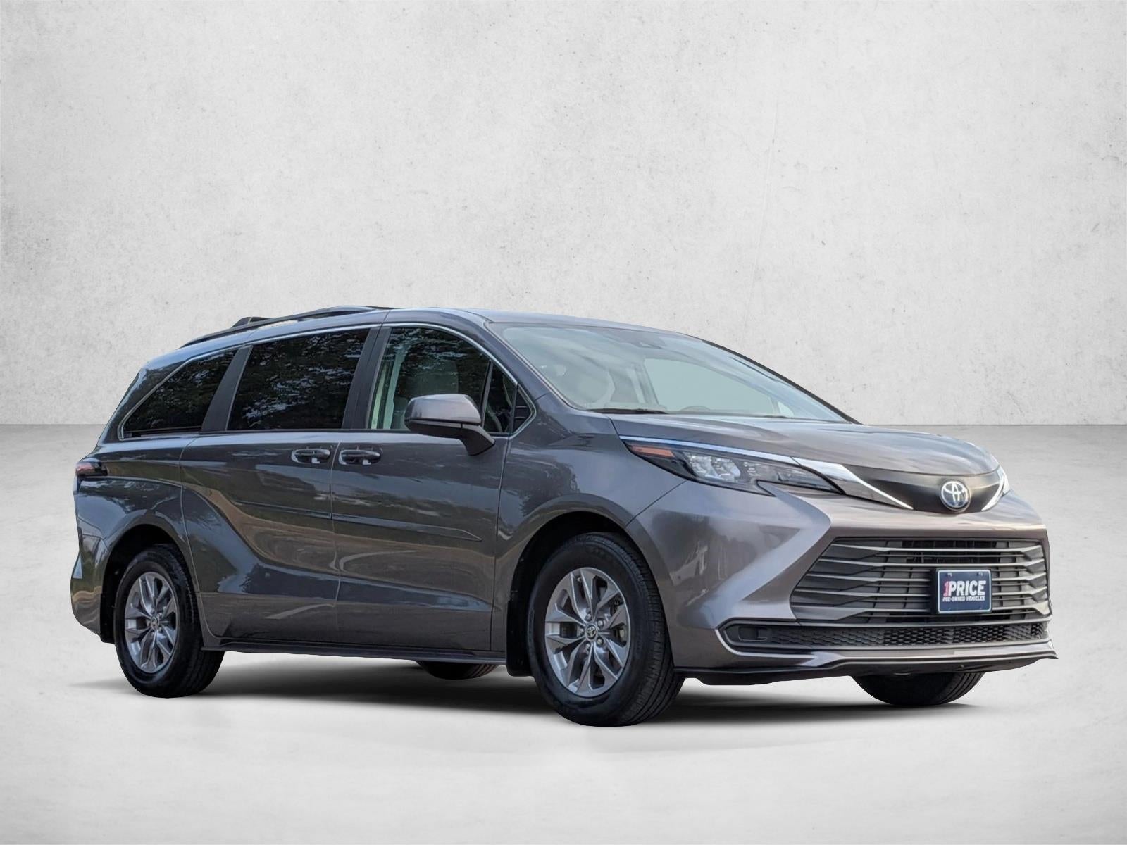 2024 Toyota Sienna LE FWD 8-Passenger (Natl)