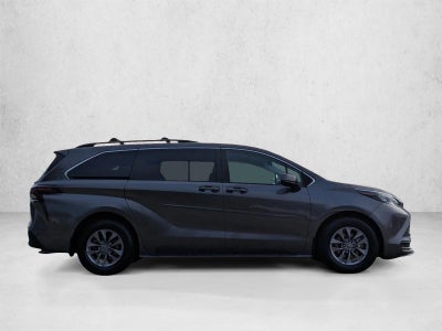 2024 Toyota Sienna LE FWD 8-Passenger (Natl)