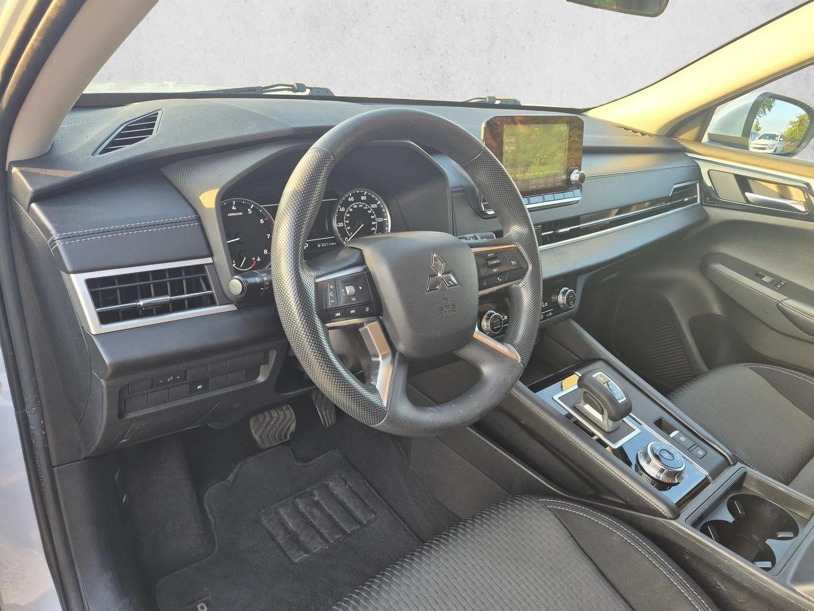 2022 Mitsubishi Outlander ES FWD