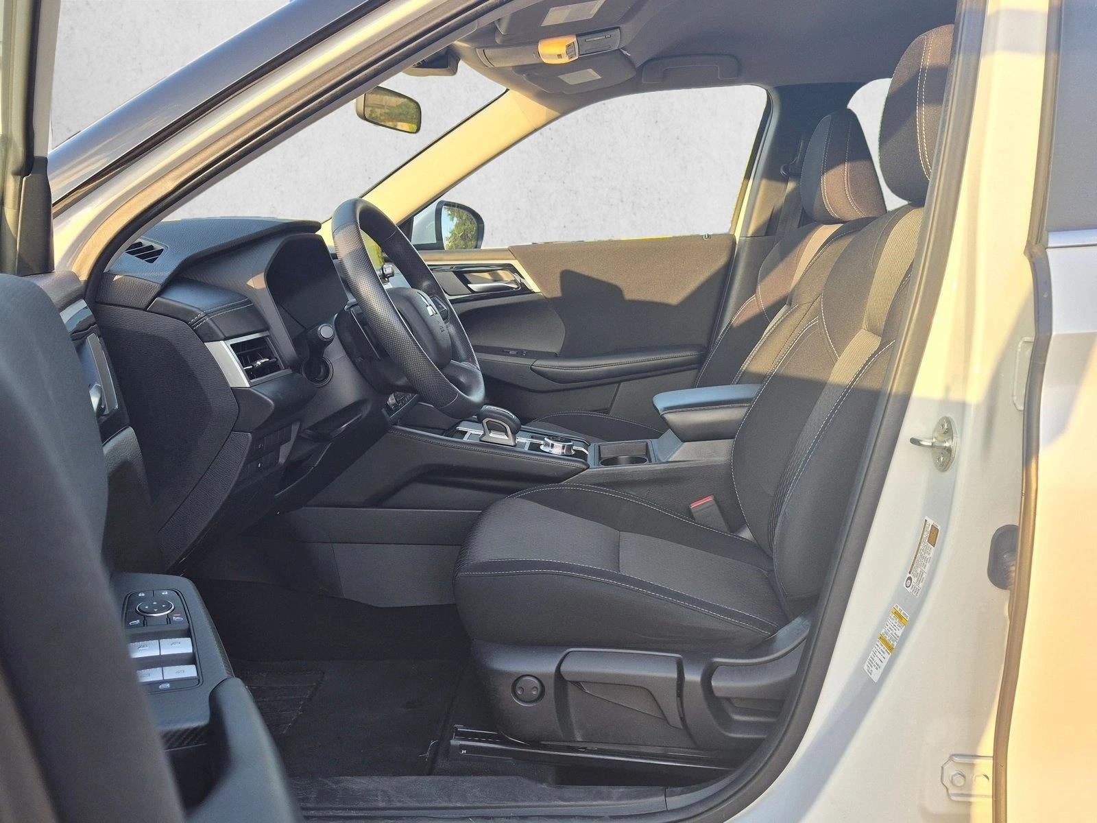 2022 Mitsubishi Outlander ES FWD