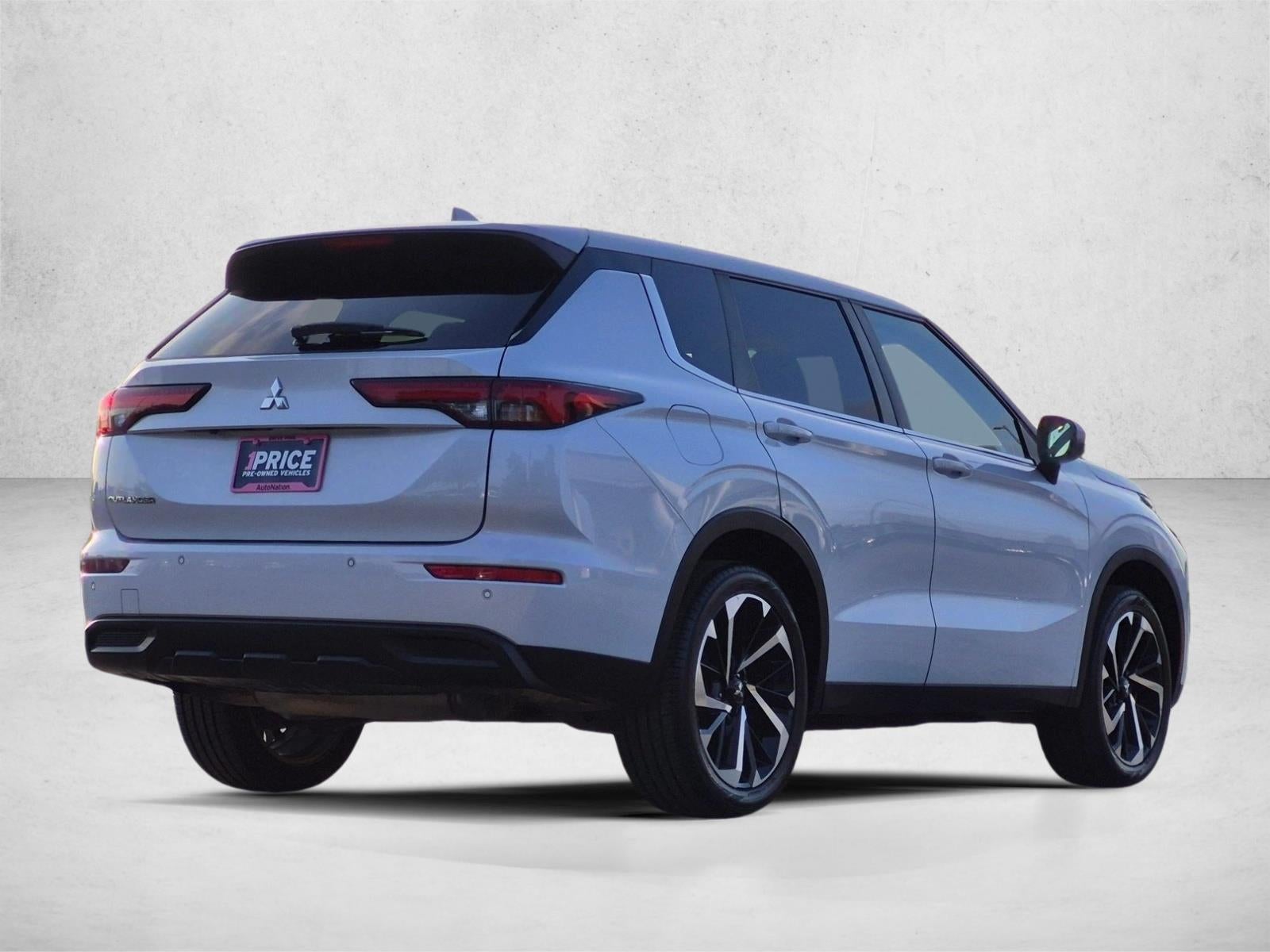 2022 Mitsubishi Outlander ES FWD