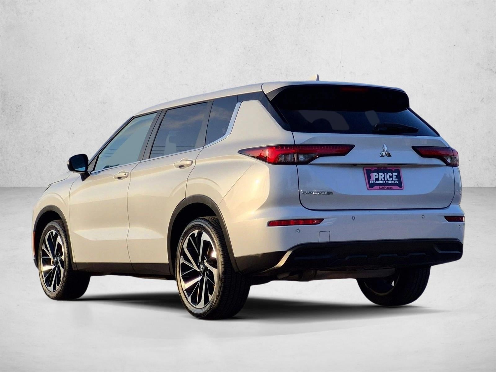 2022 Mitsubishi Outlander ES FWD