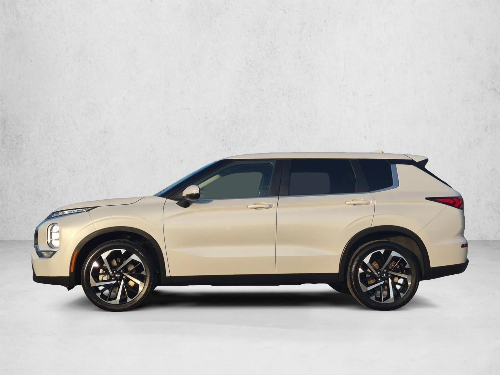 2022 Mitsubishi Outlander ES FWD