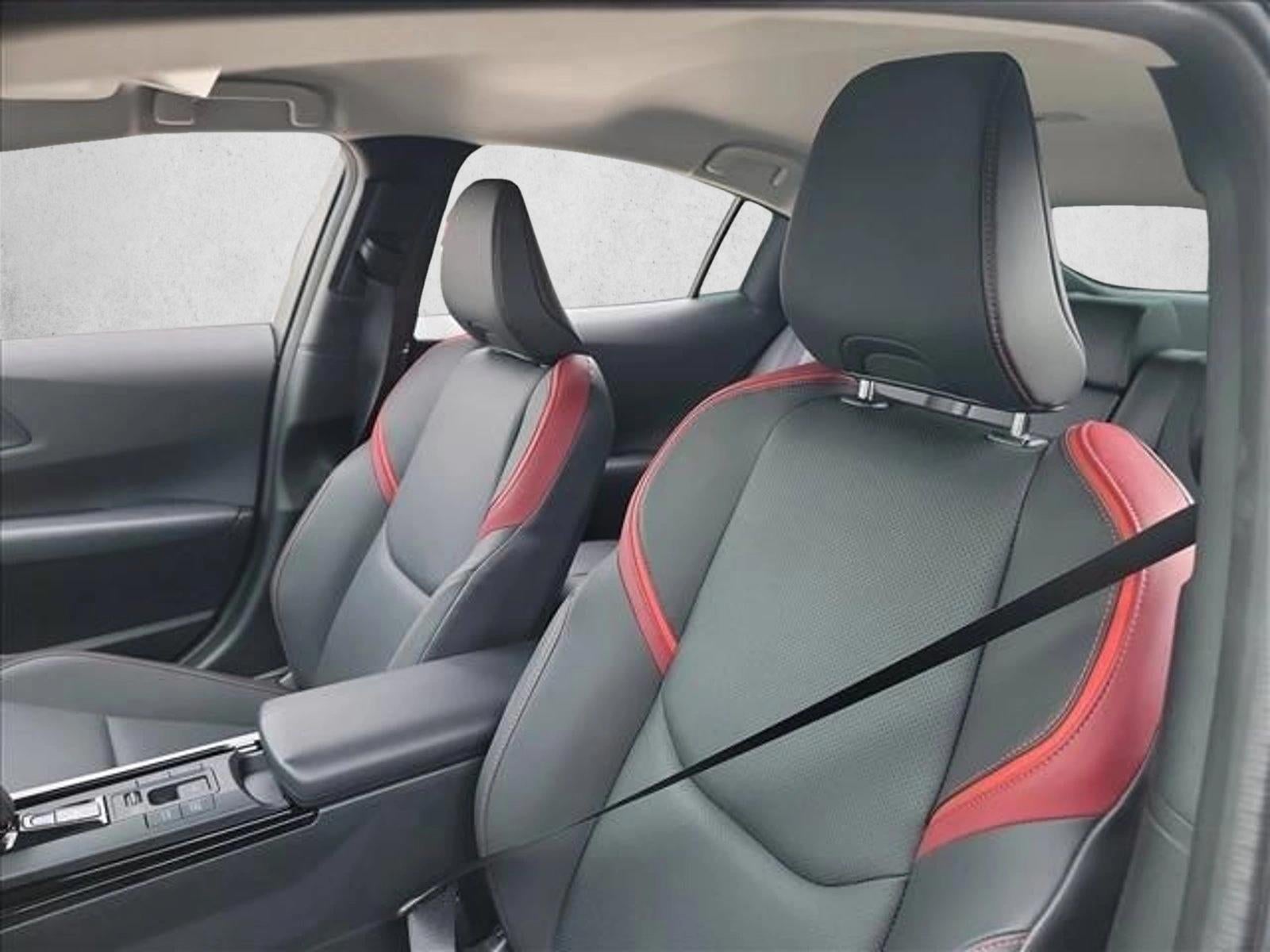 2025 Toyota Prius Plug-In Hybrid XSE (Natl)